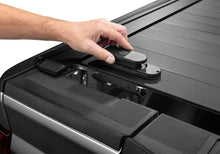 Load image into Gallery viewer, Retrax 17-26 Ford F-250/350 Super Duty Short Bed 6ft8in. RetraxPRO EZ-Off FRC-4000