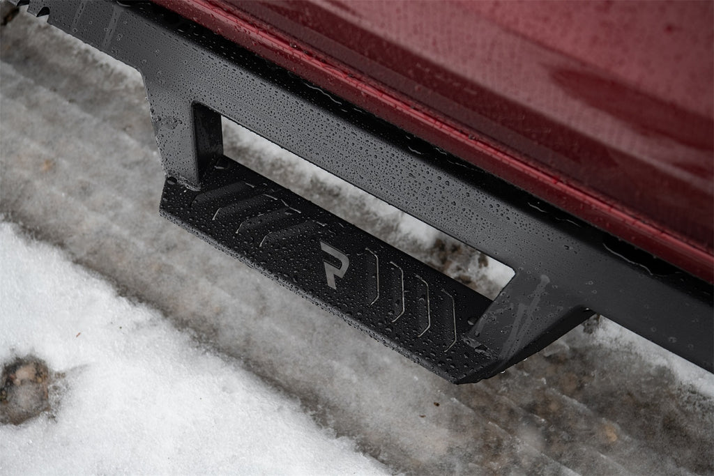 NFBn-fab-epyx-steps-2019-chevrolet-silverado-red-snow-lifestyle-01.jpg