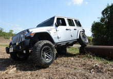 Load image into Gallery viewer, NFBnfab_trailslider_lifestyle_full_jeepjl_101420.jpg
