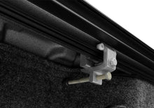 Load image into Gallery viewer, RX_OneXR_20GMC-Sierra_Details_01Clamp.jpg